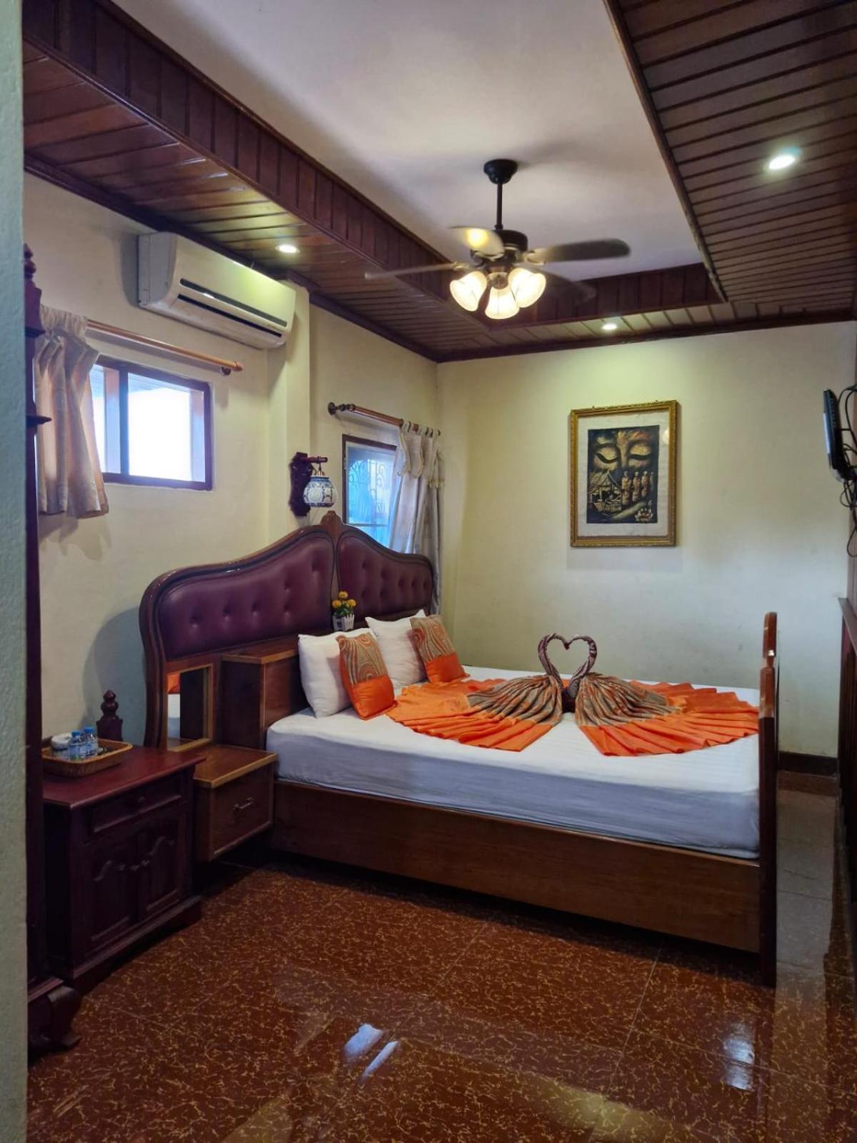 فندق Sakura Wood House لوانغ برابانغ المظهر الخارجي الصورة