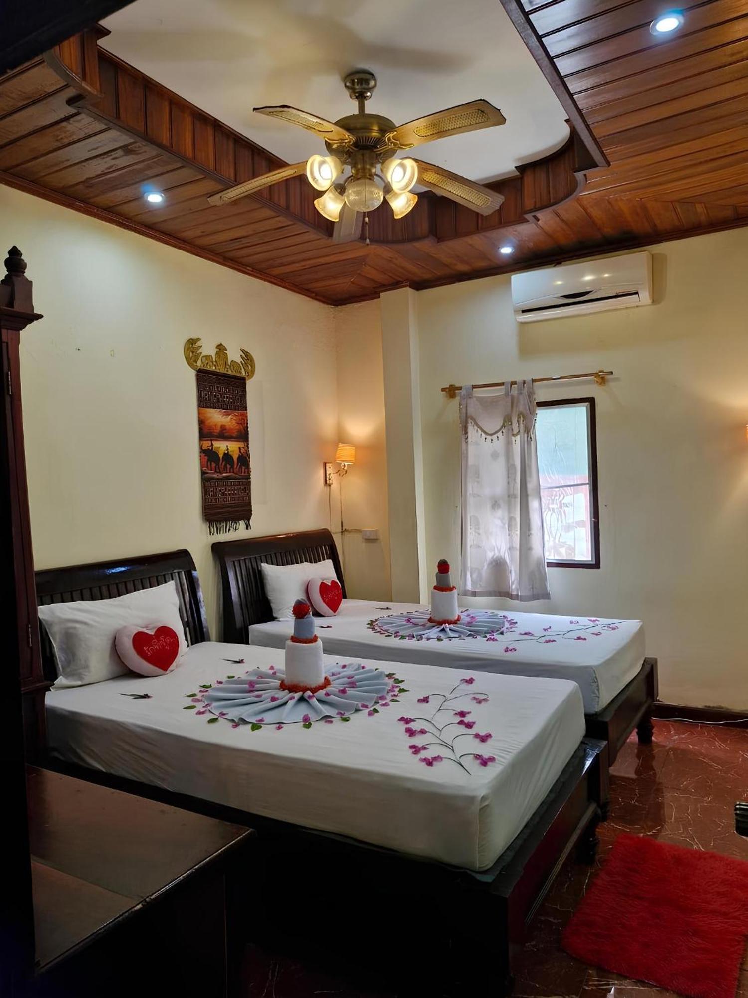 فندق Sakura Wood House لوانغ برابانغ المظهر الخارجي الصورة