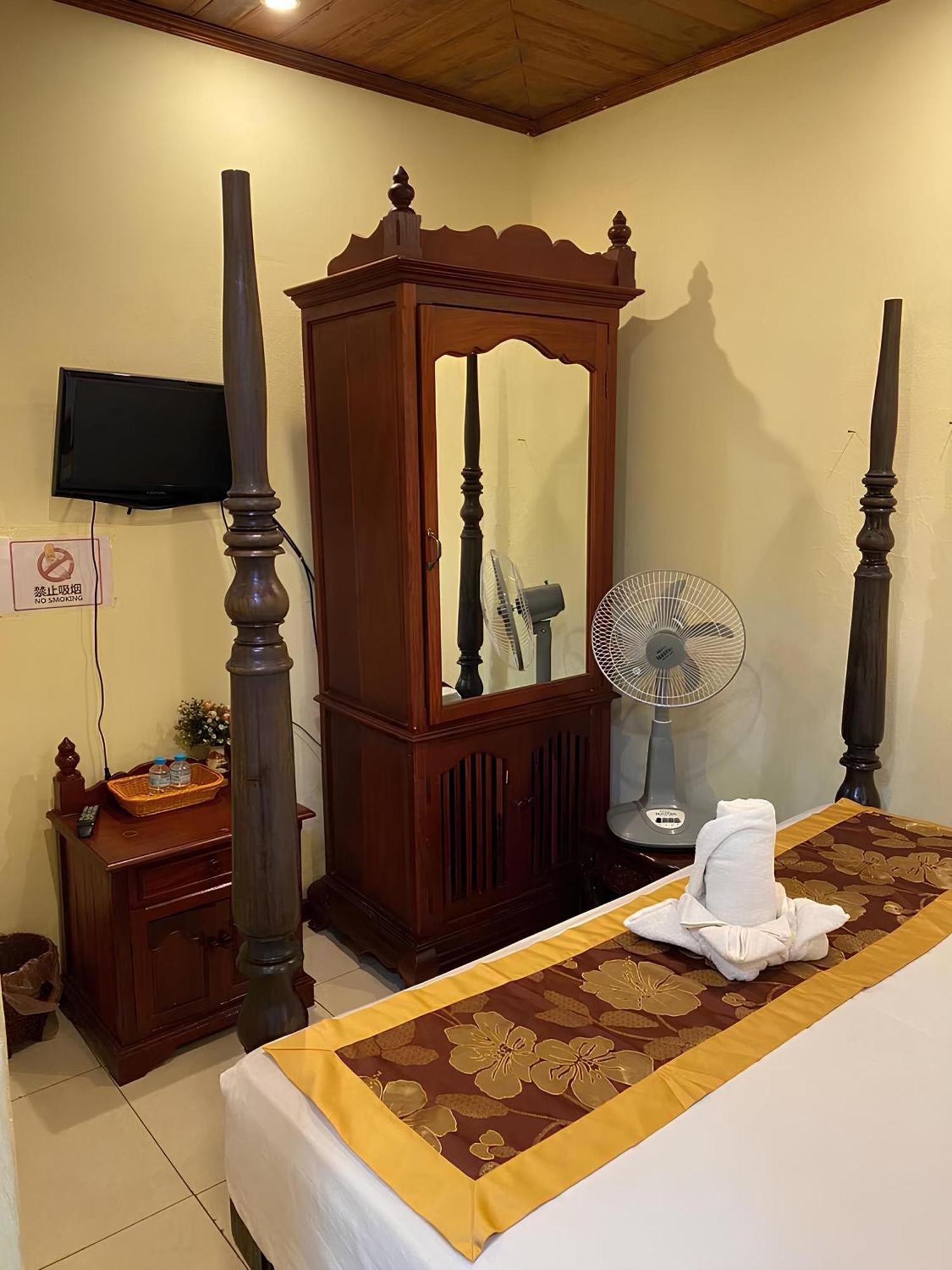 فندق Sakura Wood House لوانغ برابانغ المظهر الخارجي الصورة